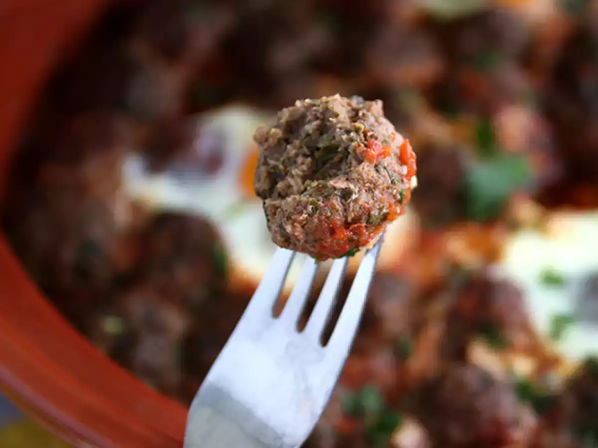 Тажин от кефта (кюфтета от мляно месо с подправки и билки) - снимка 4