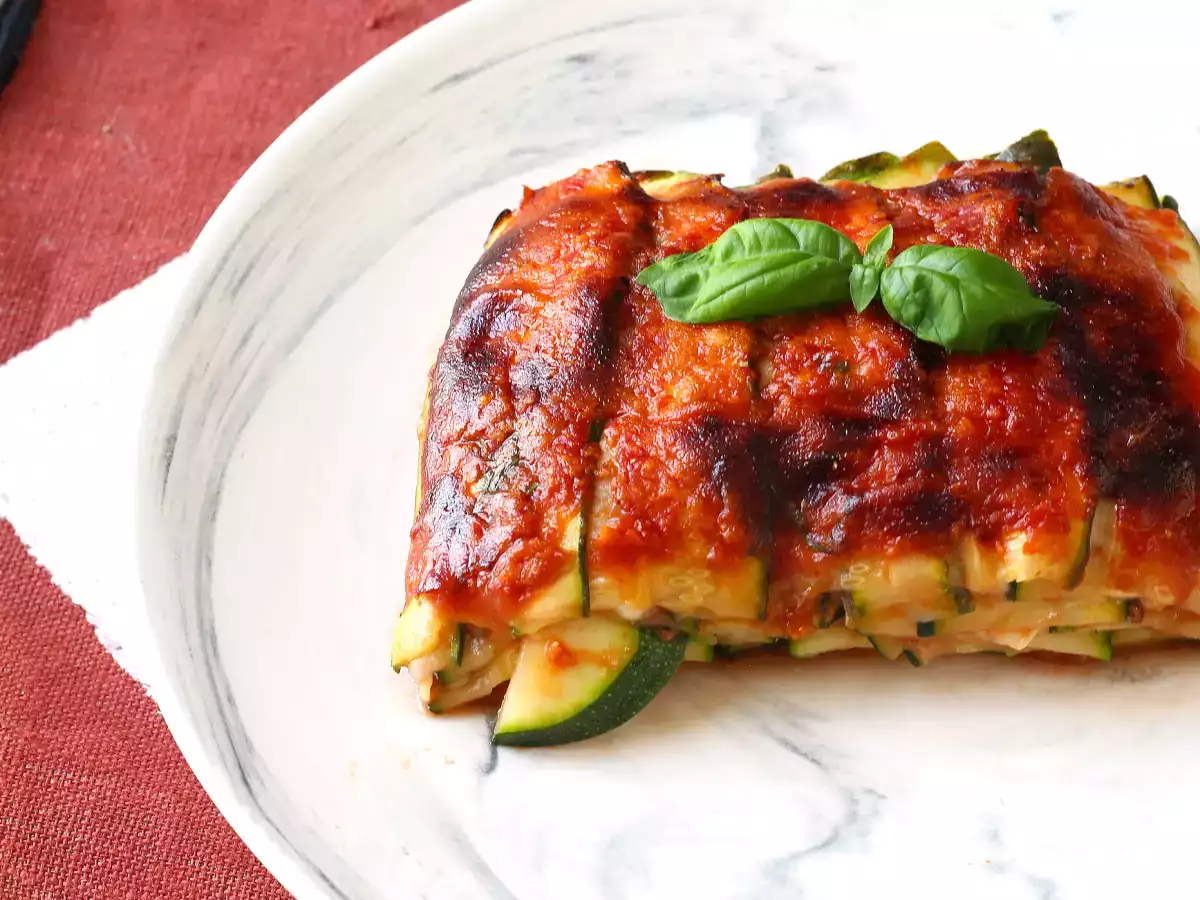 Тиквичка пармиджана във фритюрник: бърза, лека и хрупкава - снимка 5