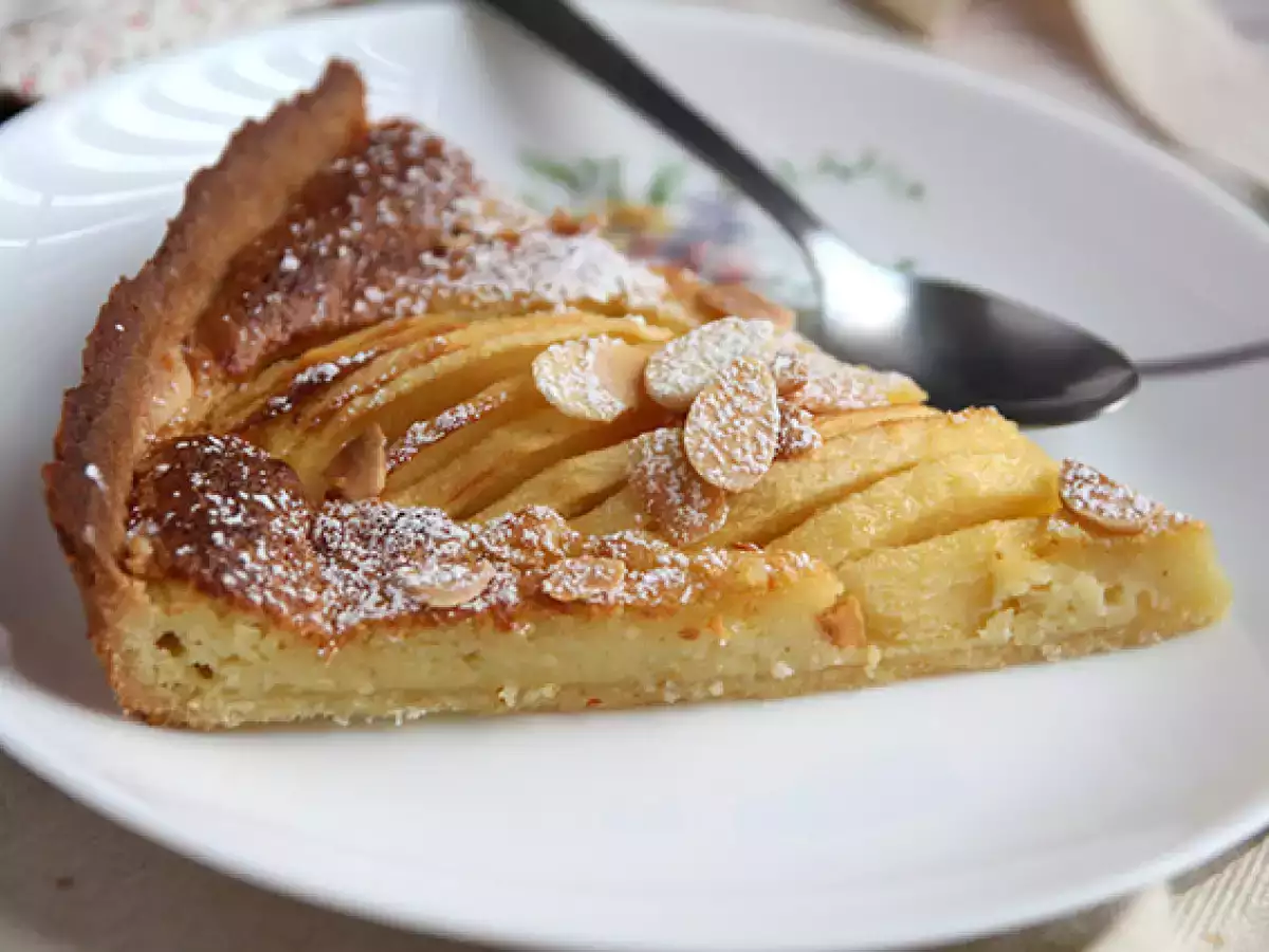 Торта с ябълки и бадеми (Tarte normande) - снимка 5