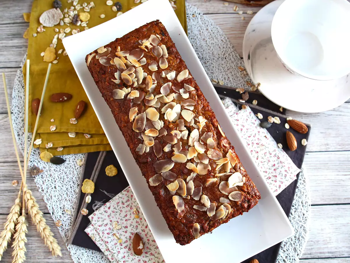 Торта с мюсли без добавяне на захар - перфектната рецепта преди спорт, която предотвратява разхищението! - снимка 4