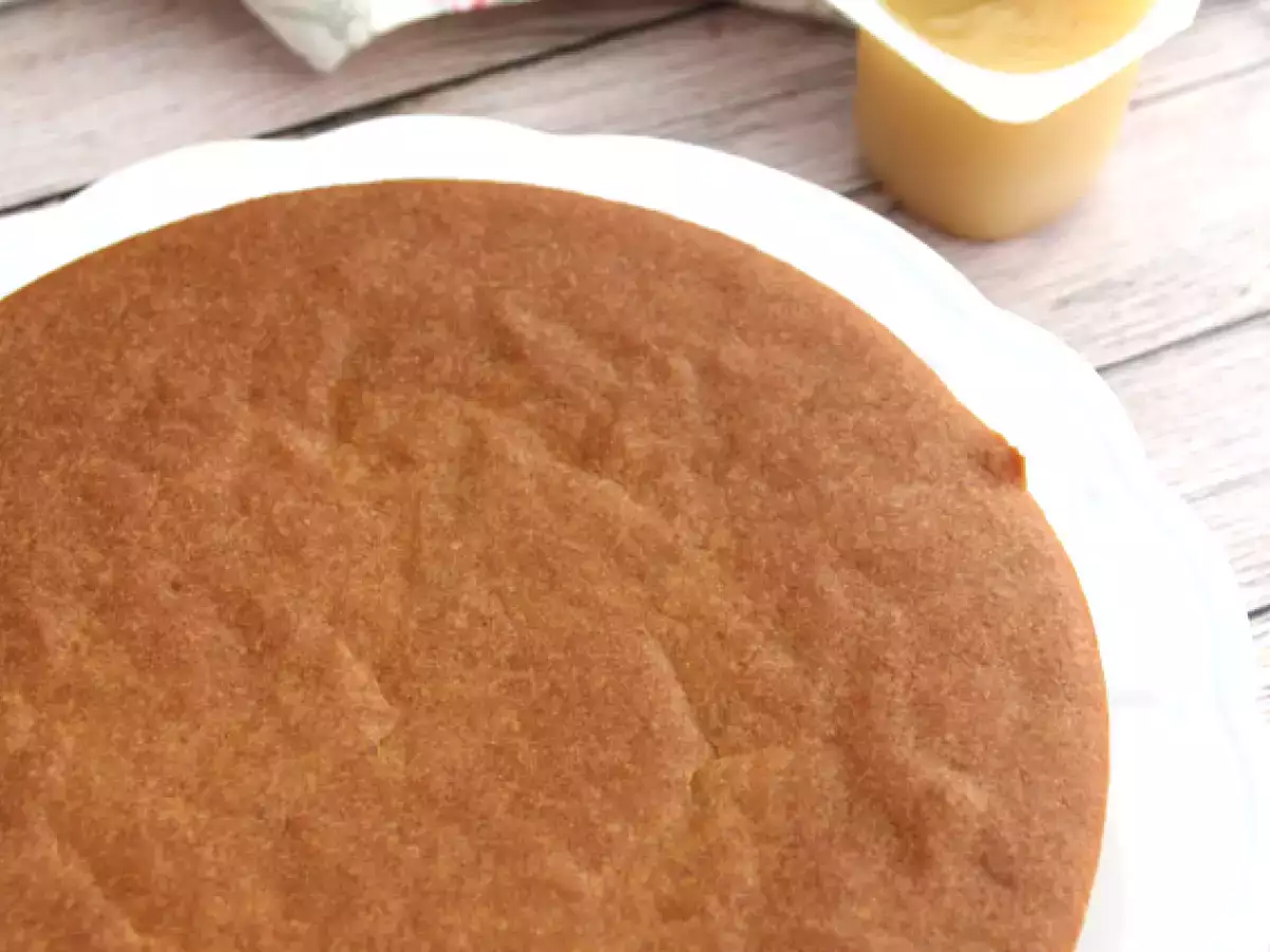 Торта със соево кисело мляко и ябълково пюре (веган и без глутен) - снимка 2