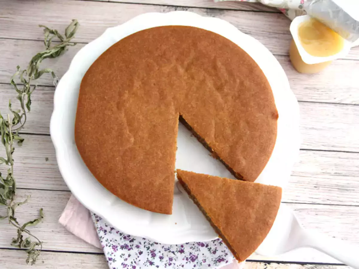 Торта със соево кисело мляко и ябълково пюре (веган и без глутен) - снимка 4