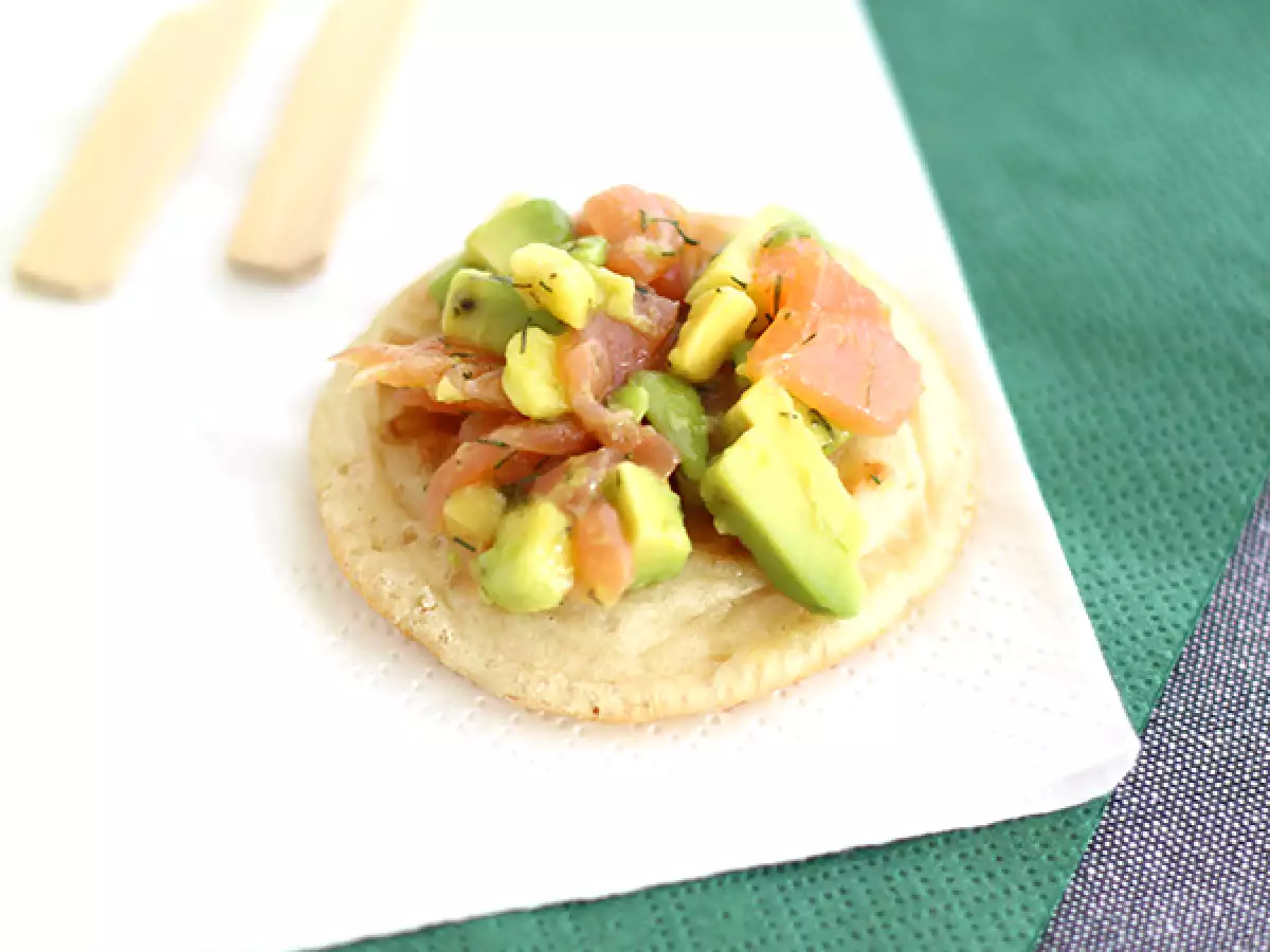 Тост със сьомга и авокадо - снимка 2