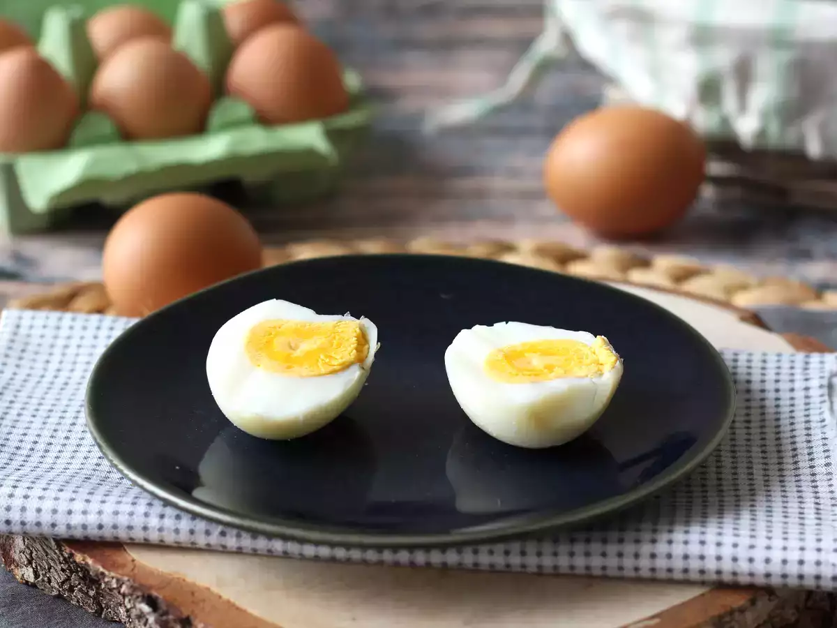 Твърдо сварени яйца във фритюрника - снимка 5