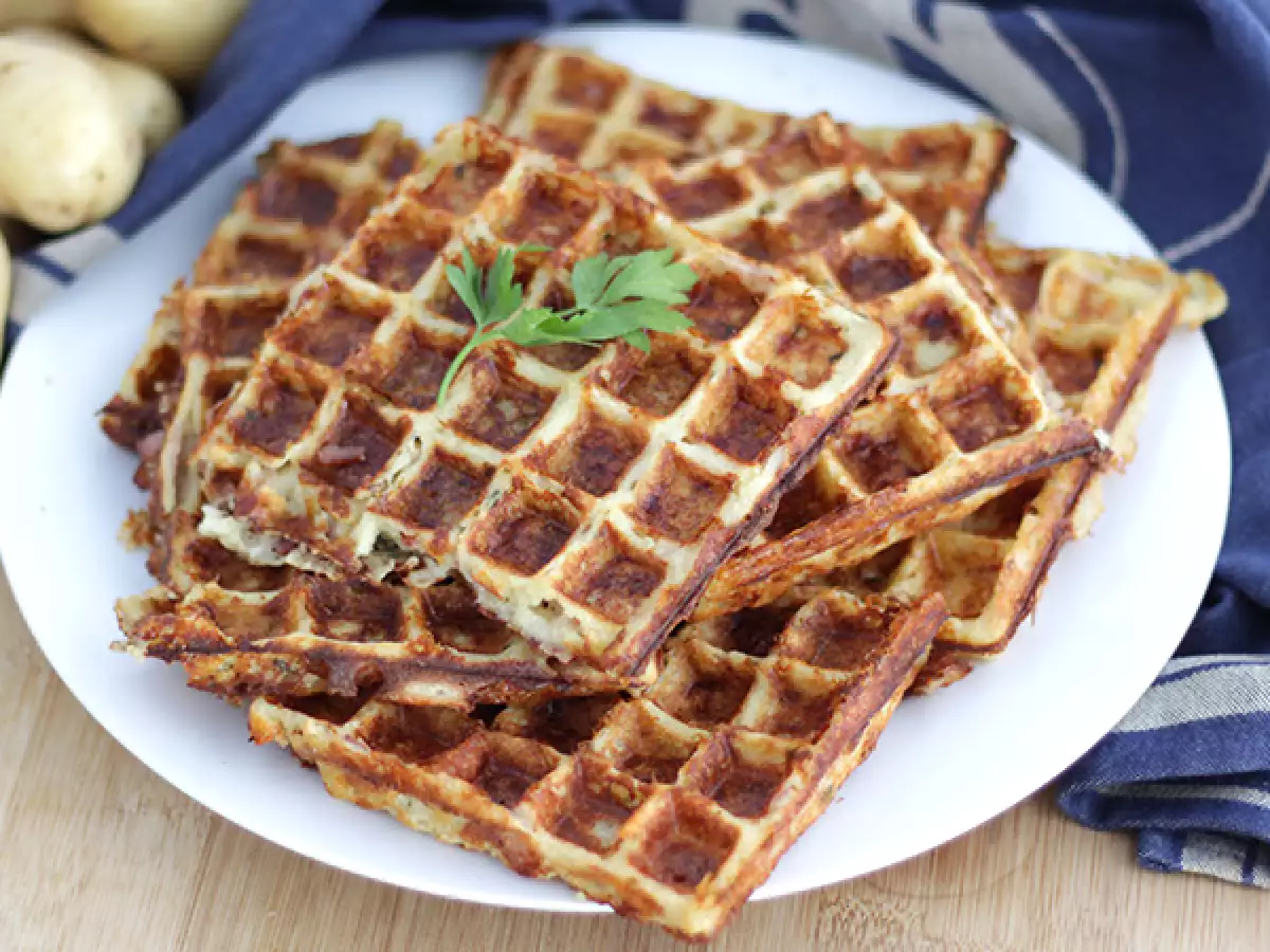 Вафли с бекон, комте и картофи - снимка 3