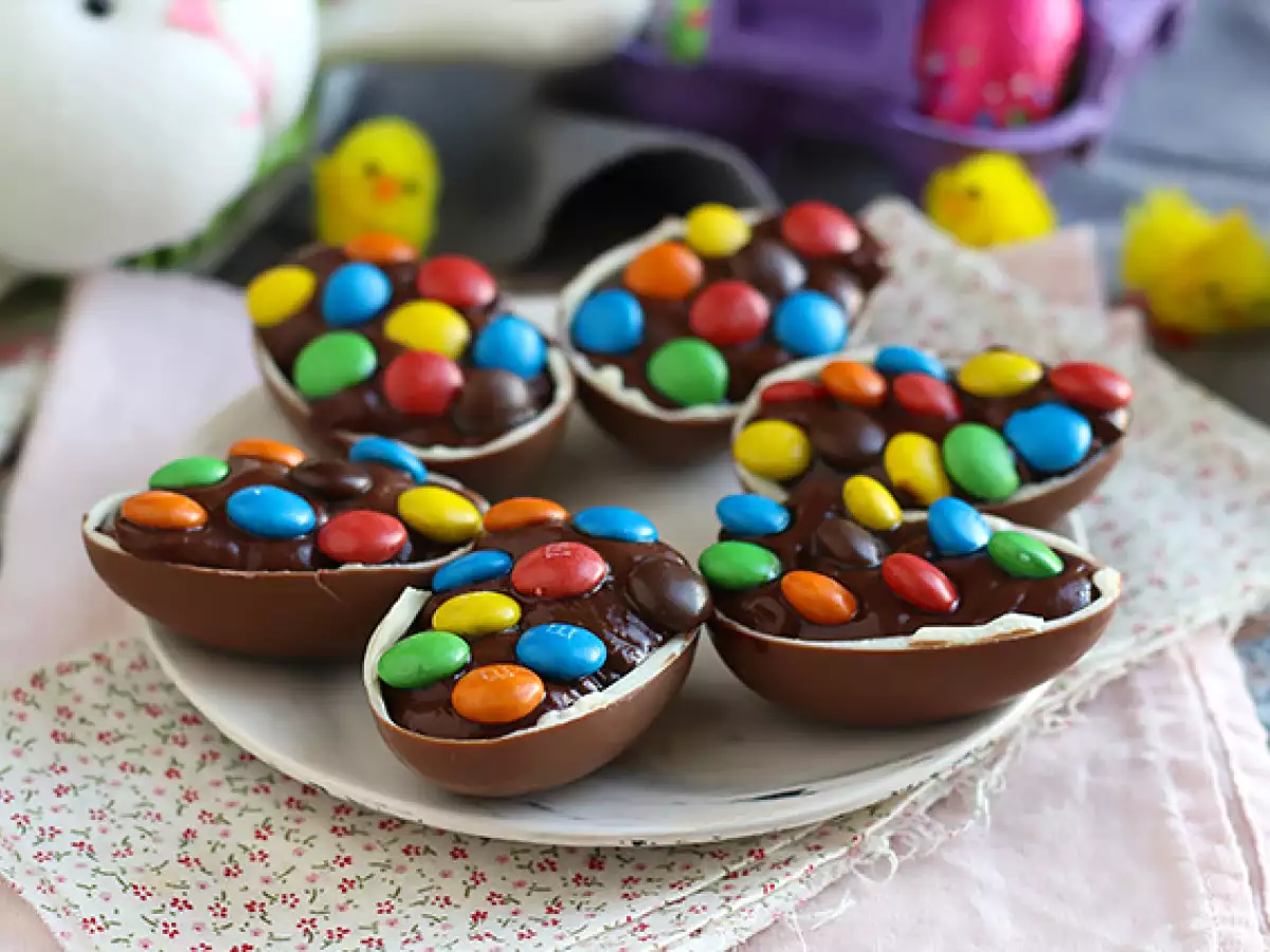 Великденски яйца, пълнени с шоколадов крем-десерт и M&M's - снимка 3