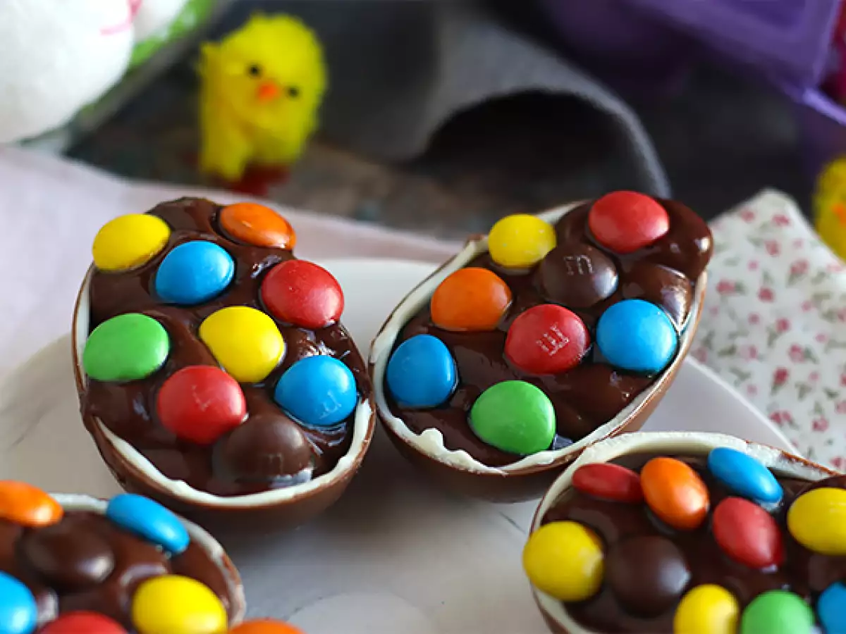 Великденски яйца, пълнени с шоколадов крем-десерт и M&M's - снимка 4