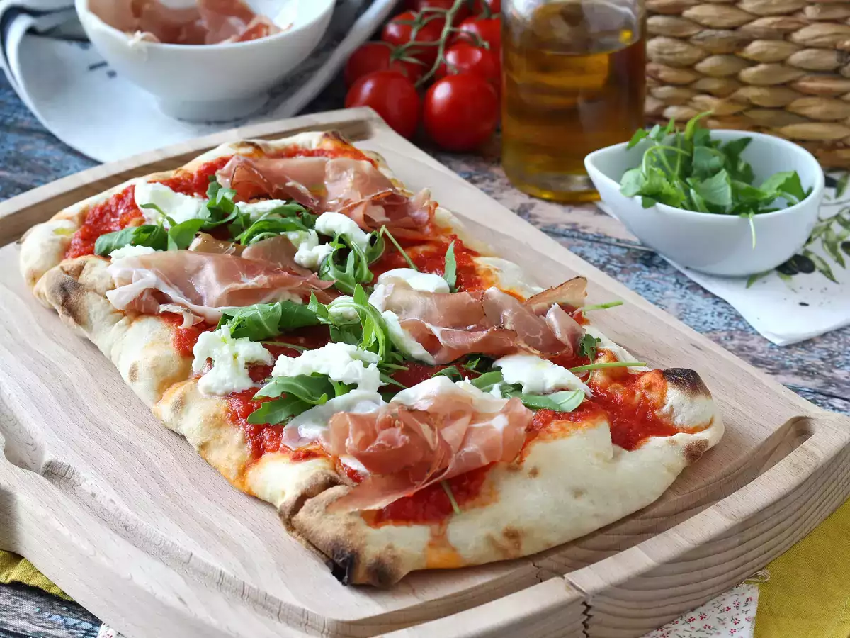 Вкусна пинса, която се приготвя много бързо - снимка 2