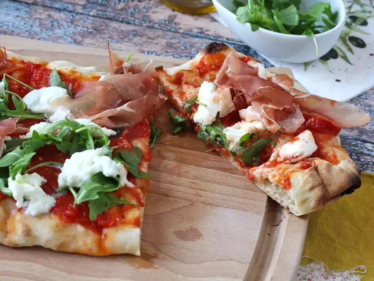 Вкусна пинса, която се приготвя много бързо - снимка 3