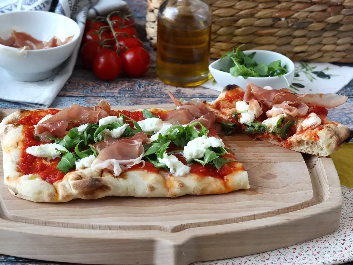 Вкусна пинса, която се приготвя много бързо - снимка 4