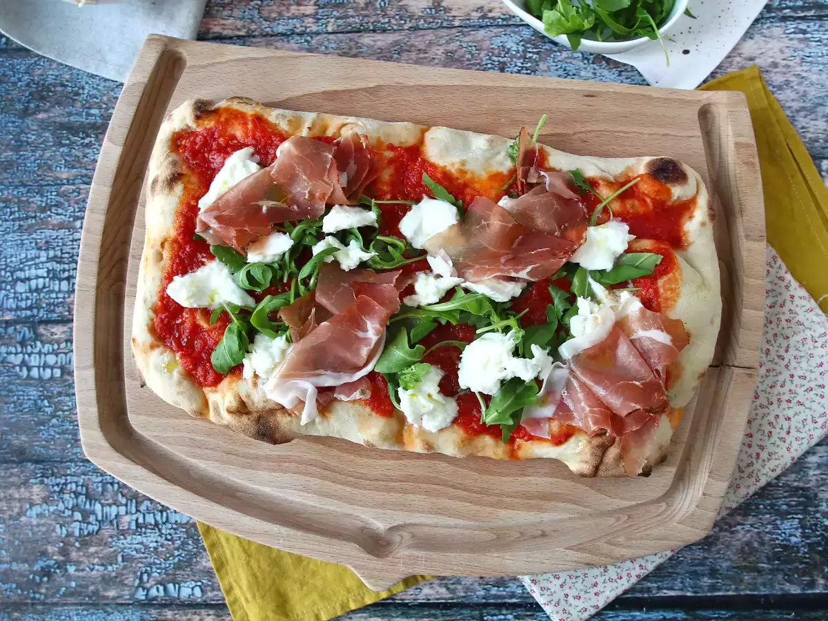 Вкусна пинса, която се приготвя много бързо - снимка 6