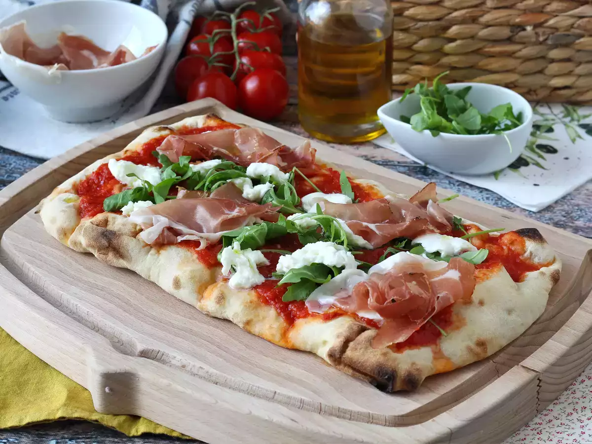 Вкусна пинса, която се приготвя много бързо - снимка 8