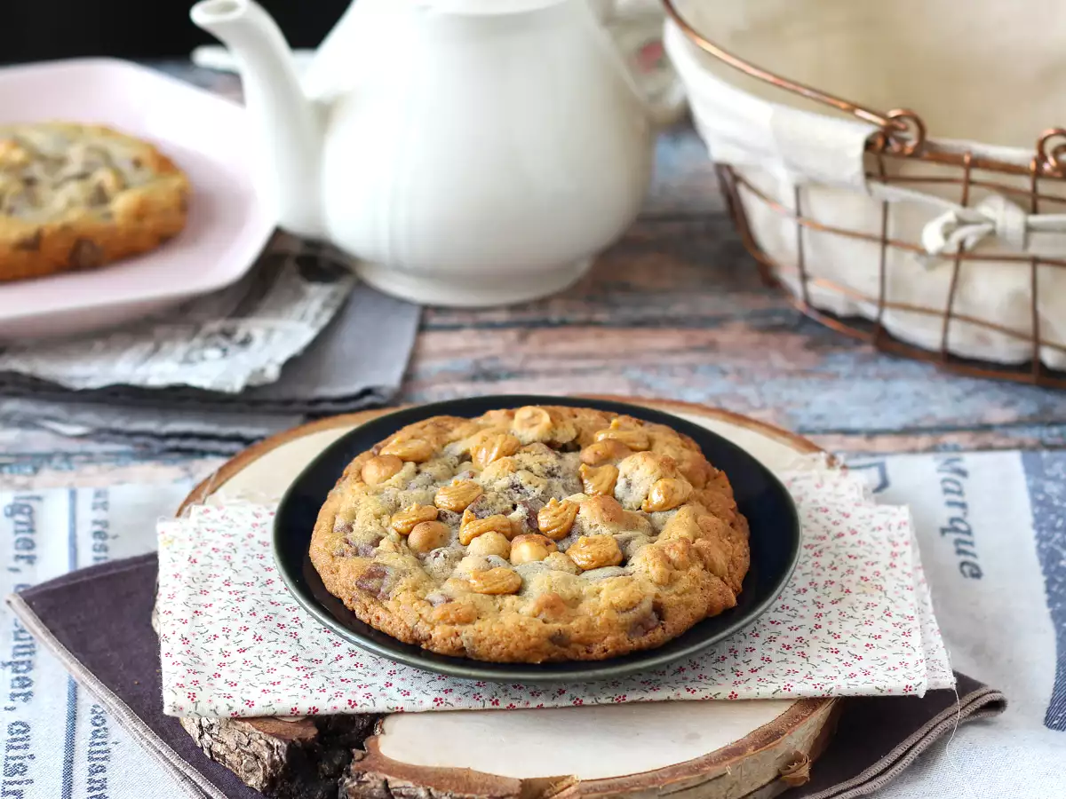 XXL бисквитки с лешници, млечен шоколад и пралина - снимка 7