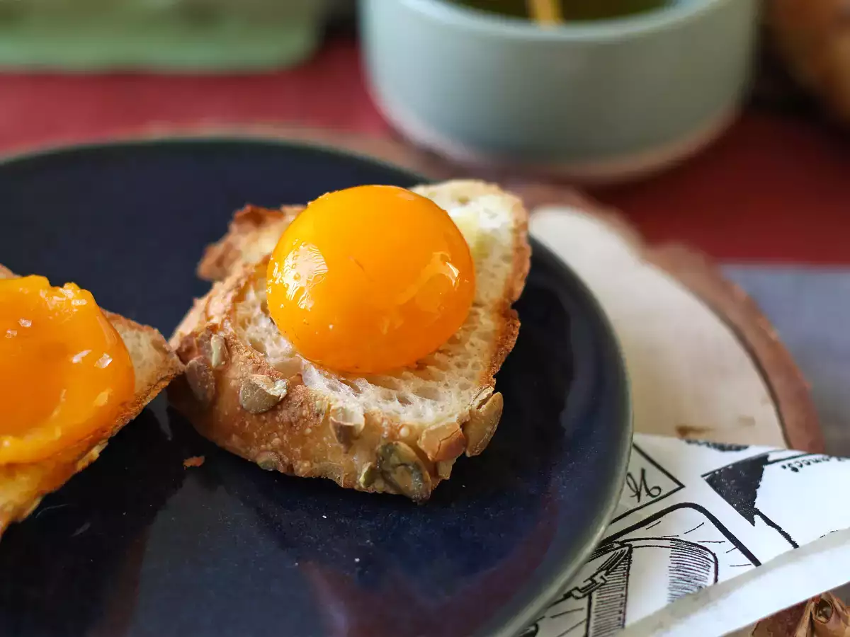 Захаросани яйчни жълтъци със спрей от Air Fryer - снимка 4